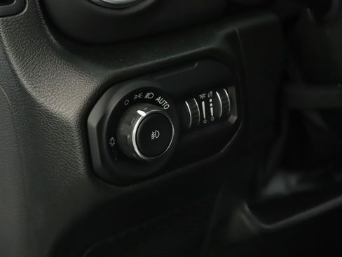 Used 2022 Jeep Wrangler Unlimited Sahara w/ Cold Weather Group AWD/4WD image 8