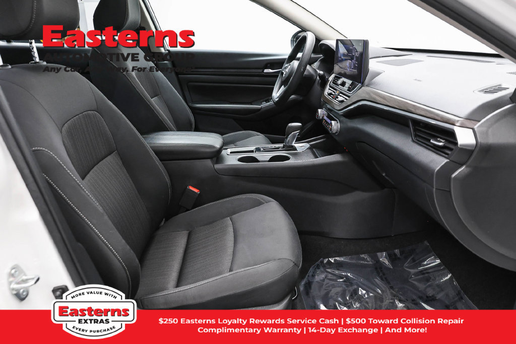 Used 2024 Nissan Altima 2.0 SR FWD image 23