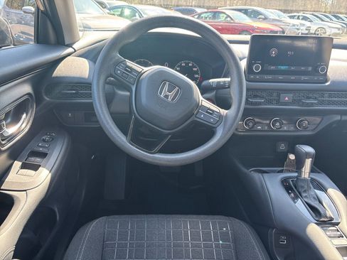 Used 2023 Honda HR-V LX image 15