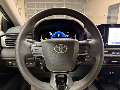 Used 2025 Toyota Camry LE FWD image 22