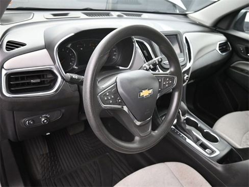 Used 2023 Chevrolet Equinox LT image 18