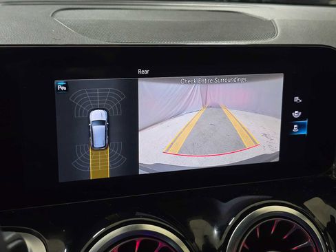 Certified 2023 Mercedes-Benz EQB 300 4MATIC image 31