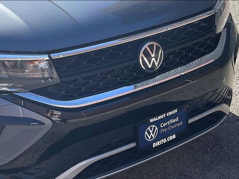 Certified 2023 Volkswagen Taos SE w/ Black Wheel Package FWD image 30