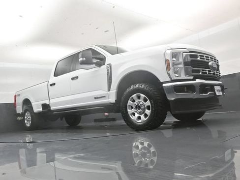 Used 2024 Ford F250 XLT w/ FX4 Off-Road Package AWD/4WD image 38