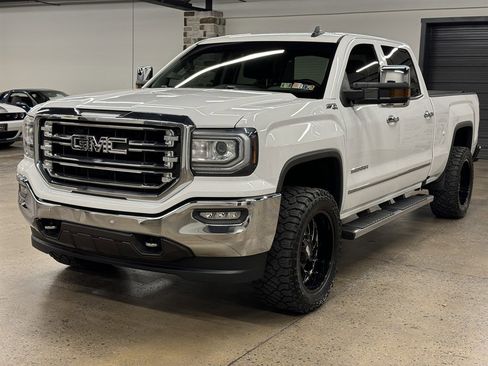 Used 2017 GMC Sierra 1500 SLT w/ Suspension Package, Off-Road image 3