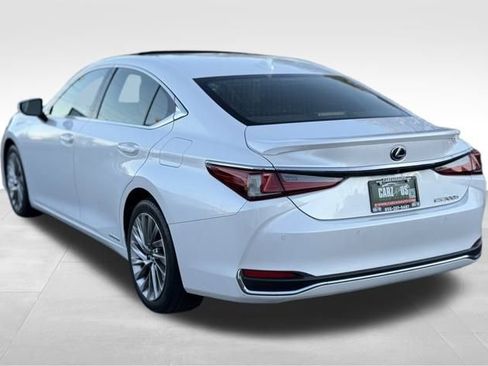 Used 2019 Lexus ES 300h w/ Luxury Package image 9