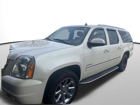 Used 2014 GMC Yukon XL Denali image 10