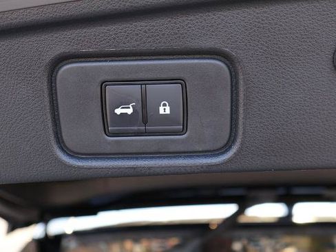 Certified 2023 Nissan Pathfinder Platinum FWD image 12