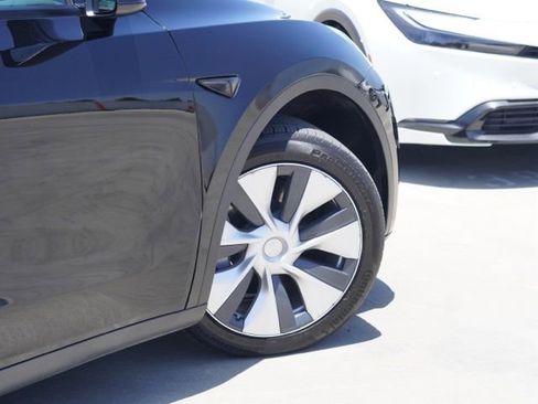 Used 2023 Tesla Model Y Long Range AWD/4WD image 8