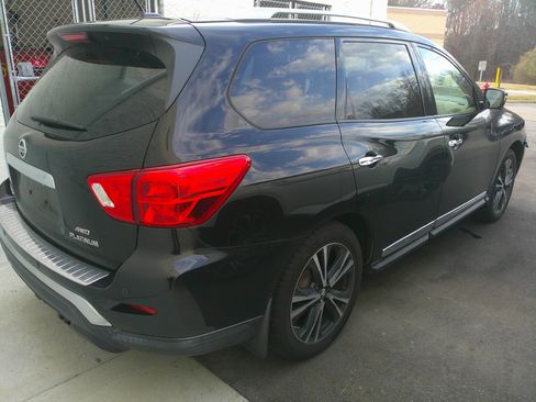 Used 2018 Nissan Pathfinder Platinum image 8
