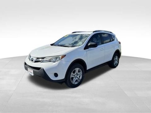 Used 2014 Toyota RAV4 LE image 3