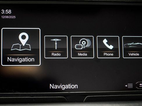 Used 2019 Aston Martin DB11 Volante image 35