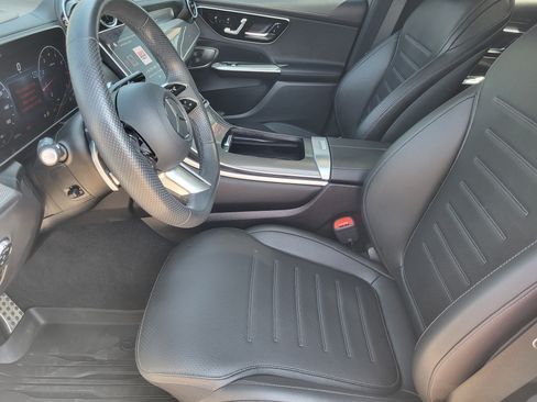 Used 2024 Mercedes-Benz GLC 300 4MATIC image 10