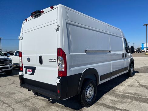 New 2026 RAM ProMaster 2500 w/ Convenience Group FWD image 4