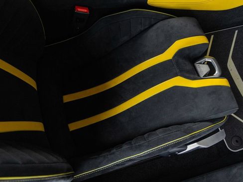 Used 2022 Lamborghini Huracan STO RWD image 25