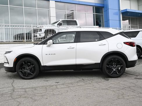 Used 2023 Chevrolet Blazer Premier FWD image 8