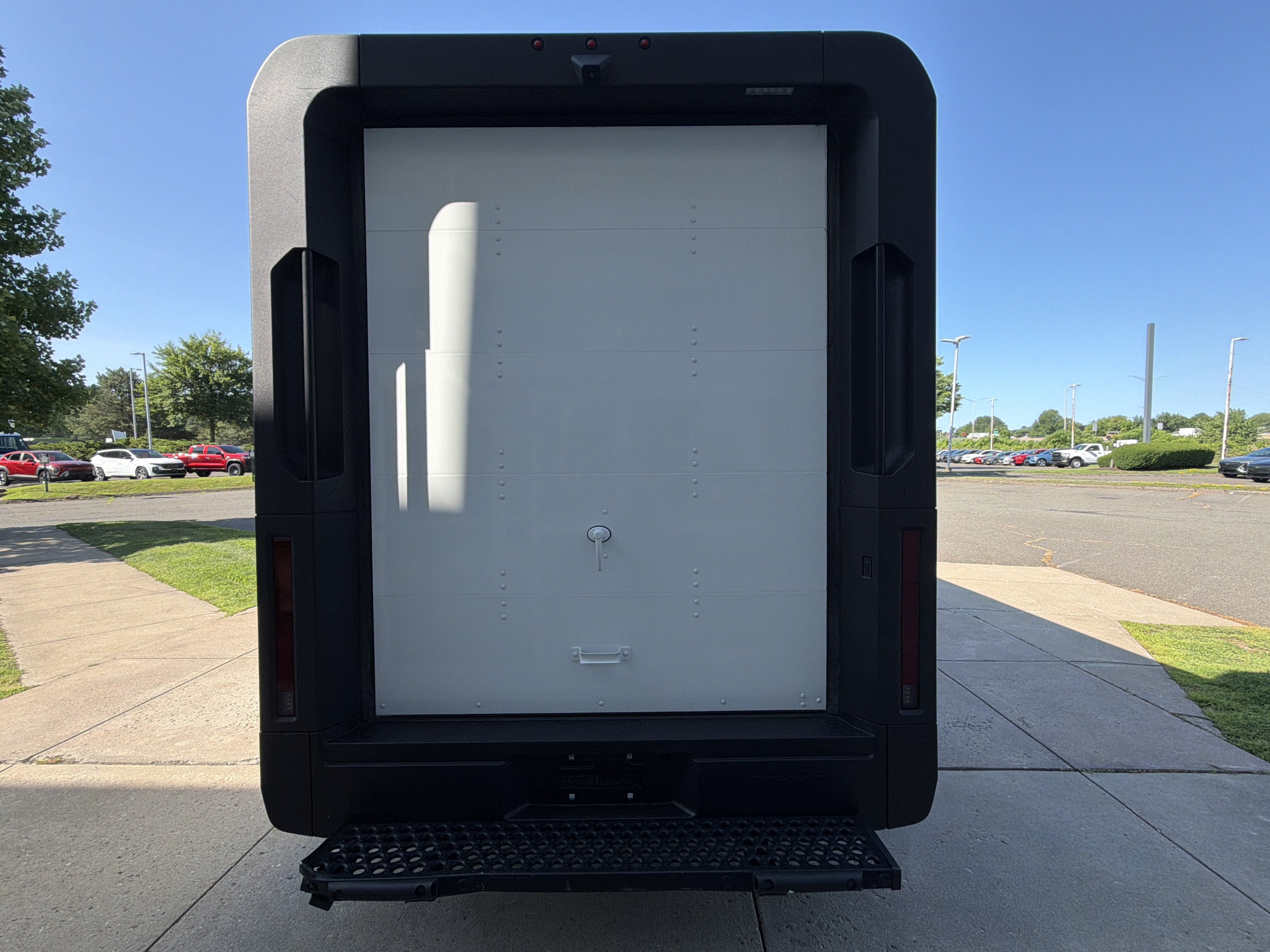 Used 2024 Chevrolet Brightdrop 600 w/ Commercial Equipment Package AWD/4WD image 5