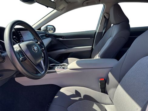 Used 2023 Toyota Camry LE image 10