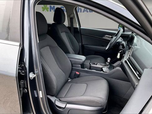 Used 2025 Kia Sportage LX AWD/4WD image 28