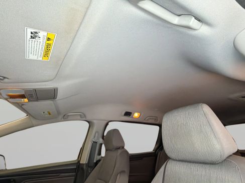 Used 2018 Honda Odyssey EX image 32