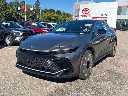 New 2026 Toyota Crown Platinum image 3