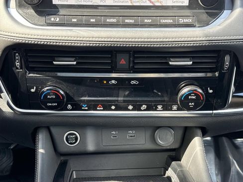 Used 2023 Nissan Rogue SL w/ SL Premium Package image 12