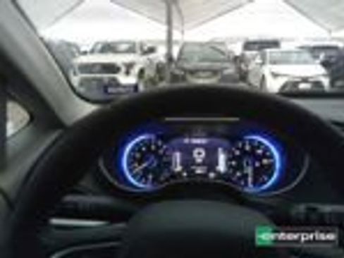Used 2023 Chrysler Pacifica Touring-L FWD image 8