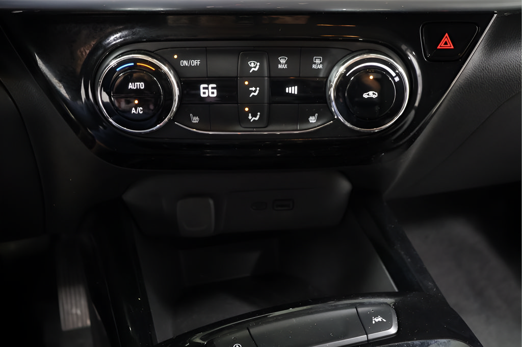 Used 2025 Chevrolet Trax LT w/ LT Convenience Package FWD image 10