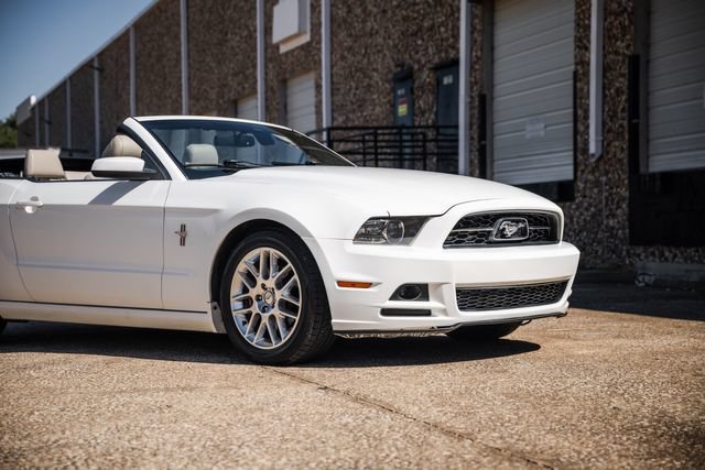 Used 2013 Ford Mustang Premium RWD image 47