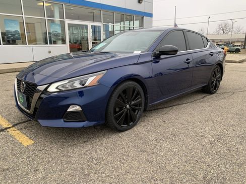 Used 2019 Nissan Altima 2.5 SR w/ SR Premium Package image 4