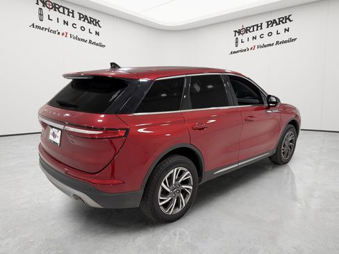 Used 2023 Lincoln Corsair FWD image 5