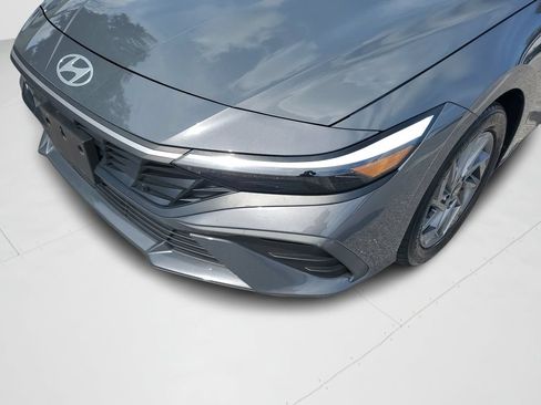 Certified 2024 Hyundai Elantra SEL FWD image 25