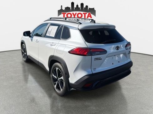Used 2025 Toyota Corolla Cross AWD Hybrid image 4