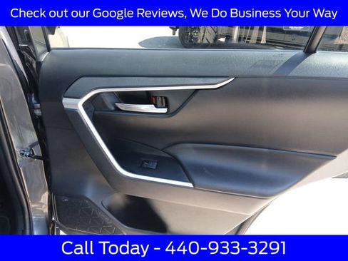Used 2022 Toyota RAV4 XLE Premium AWD/4WD image 40