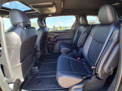 New 2026 Toyota Sienna XLE Woodland Edition AWD/4WD image 14