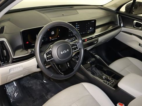 Used 2025 Kia Sorento EX FWD image 28