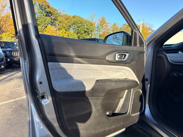Used 2023 Jeep Compass Latitude AWD/4WD image 31