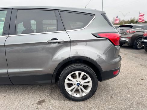 Used 2019 Ford Escape SE image 9