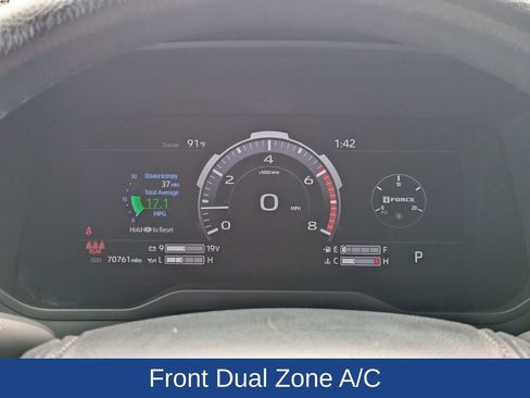 Used 2024 Toyota Tundra Limited AWD/4WD image 29