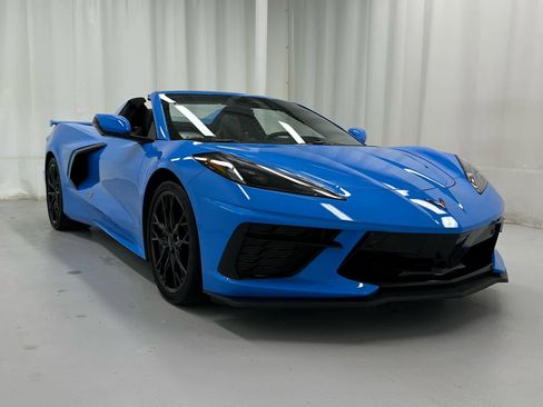 Used 2025 Chevrolet Corvette Stingray Preferred Conv w/ Z51 Performance Package image 2
