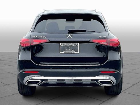 Used 2025 Mercedes-Benz GLC 350e 4MATIC image 4