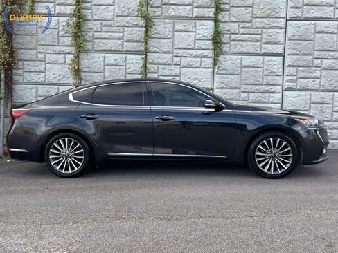 Used 2018 Kia Cadenza Premium image 8