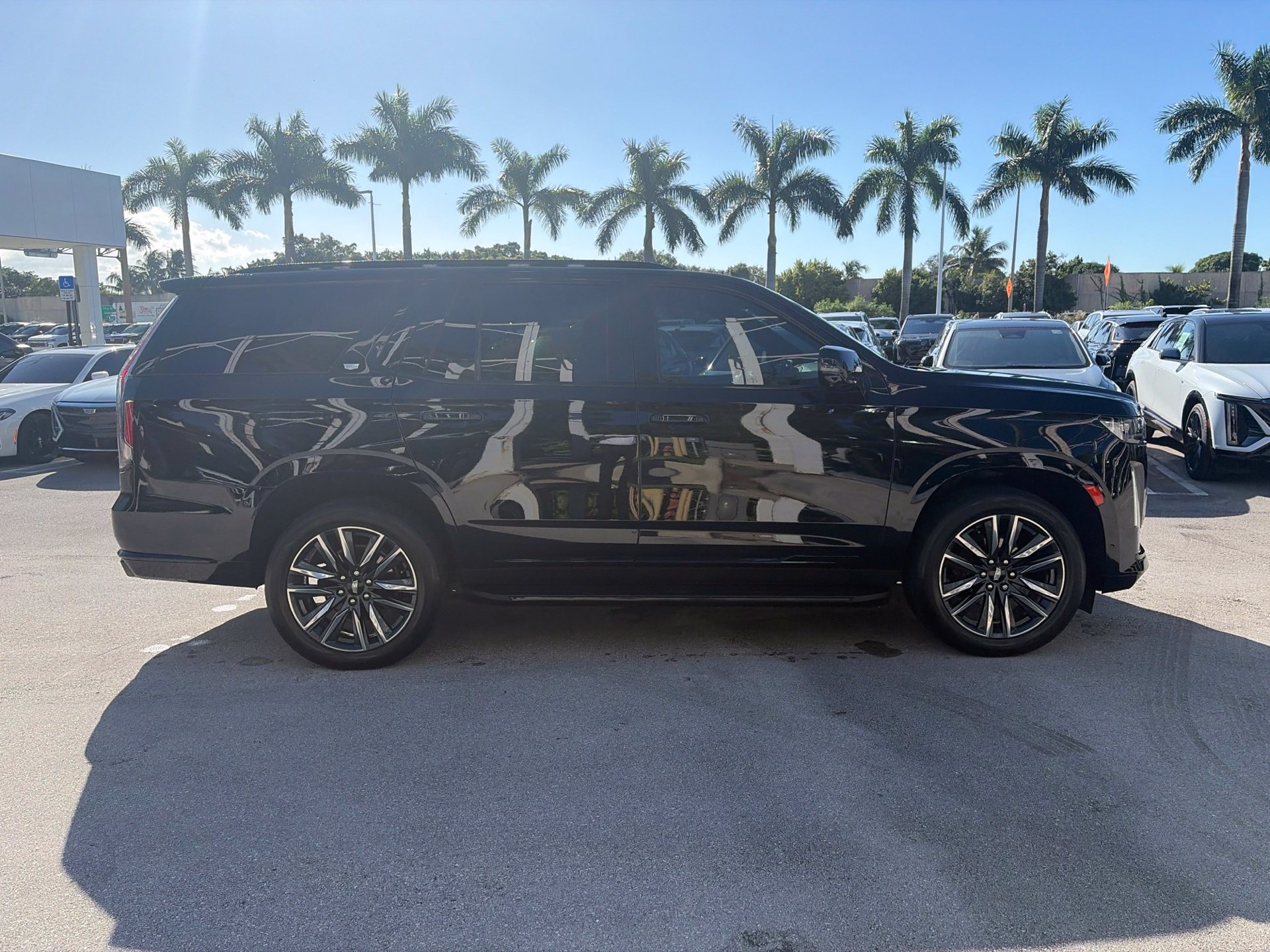 Used 2021 Cadillac Escalade Sport RWD image 7
