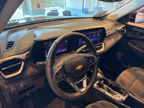 Used 2024 Chevrolet TrailBlazer LT w/ Convenience Package image 46