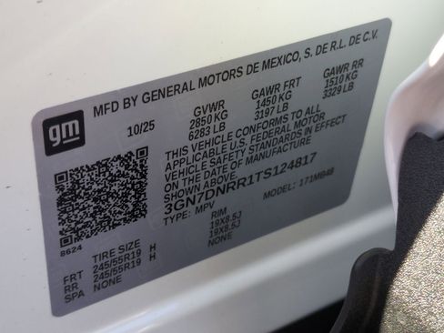 New 2026 Chevrolet Equinox EV LT image 32