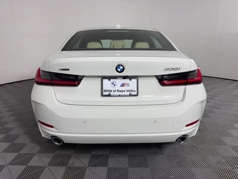 New 2026 BMW 330i xDrive Sedan w/ Convenience Package AWD/4WD image 4