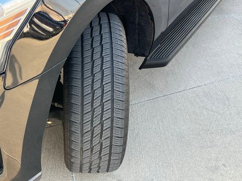 Used 2024 Ford Expedition Max Limited image 9