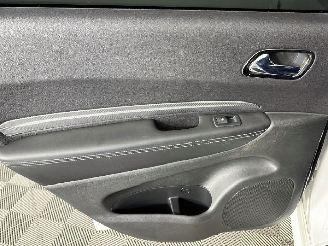 Used 2018 Dodge Durango SRT w/ Technology Group AWD/4WD image 21