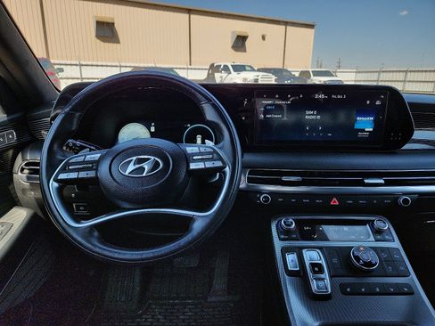 Used 2024 Hyundai Palisade Calligraphy image 9