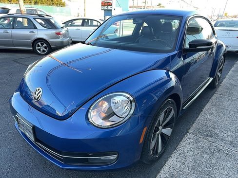 Used 2012 Volkswagen Beetle 2.0T image 4